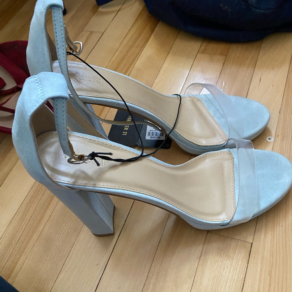 BRAND NEW Blue Heels